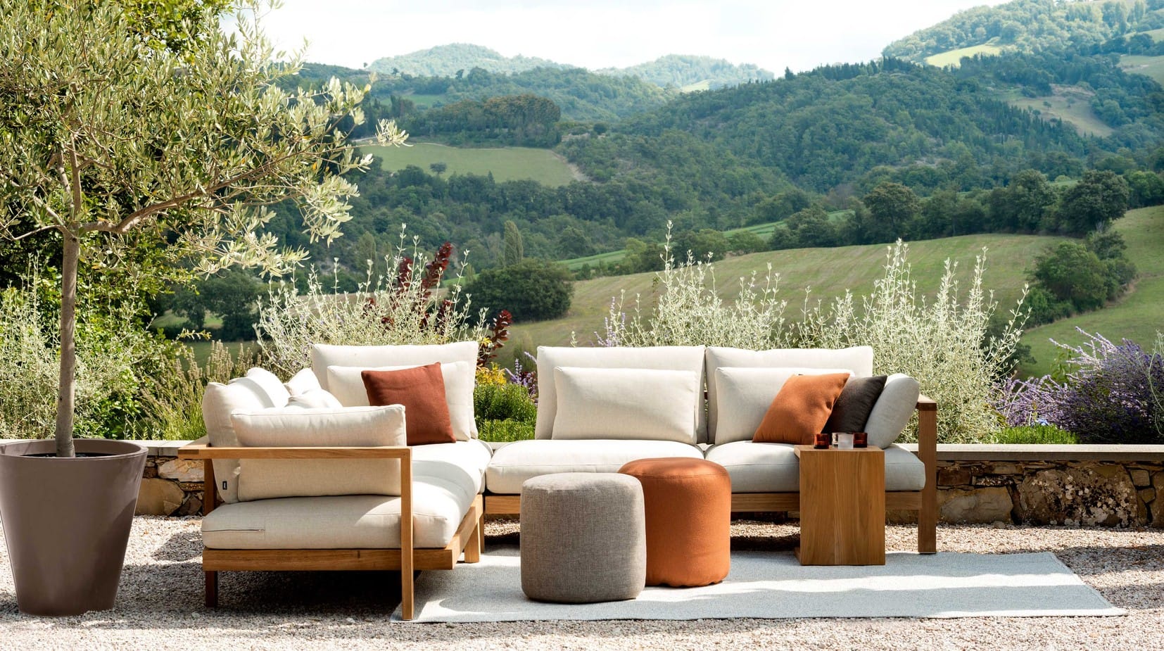 Outdoor pouf