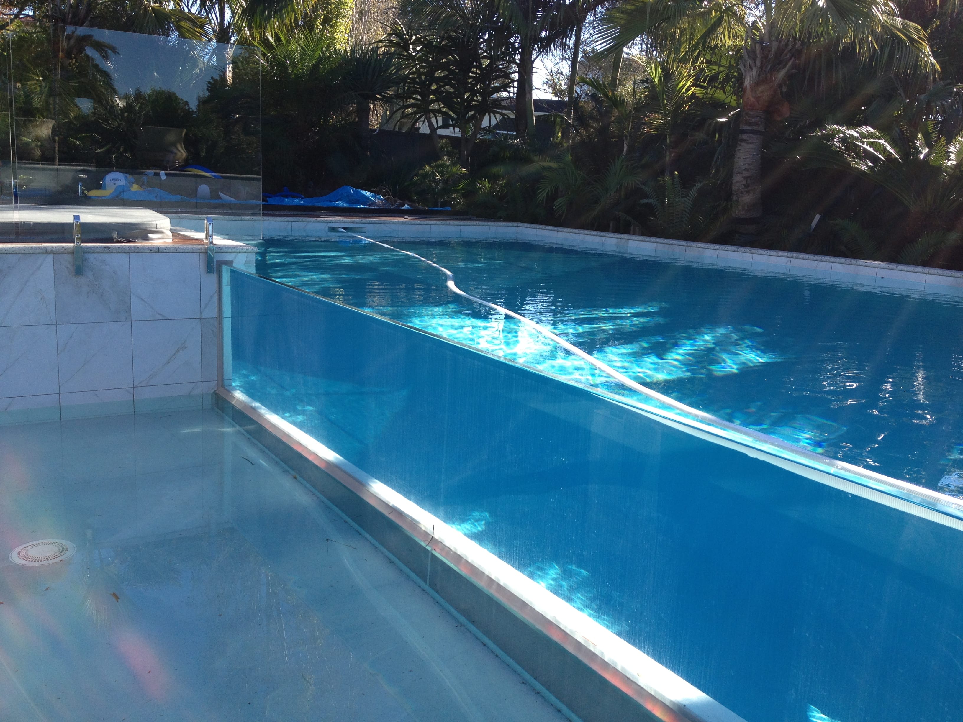 Glass Wall Transparent Swimming Pool