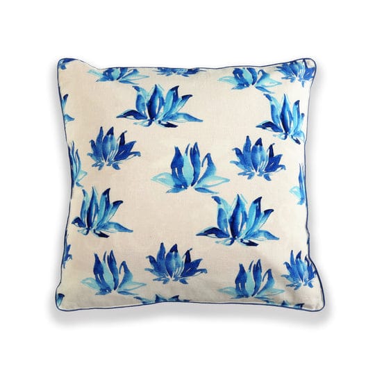 Floral Dreams / 119 White Blue / Cushion Cover