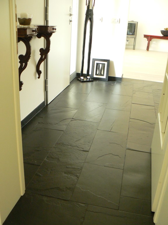 Black Color Stone Paver Flooring