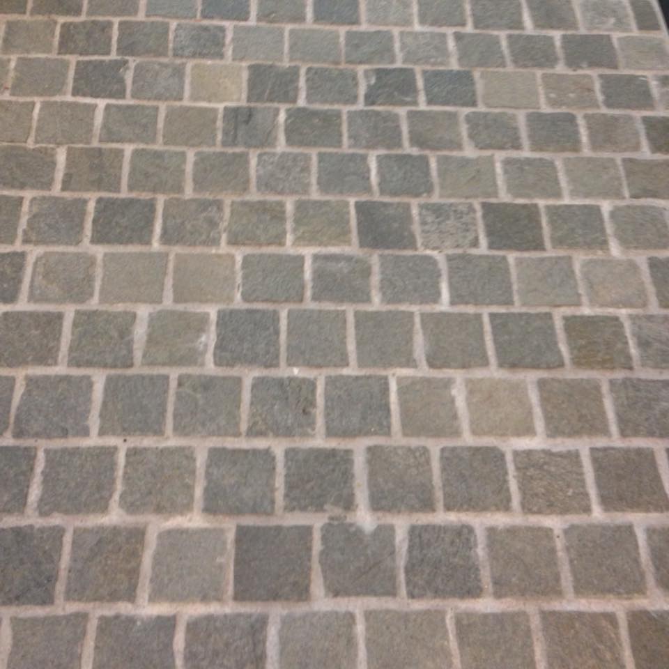 Dark grey cobble Paver flooring