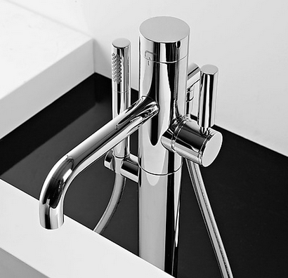 Columned bathtube mixer with handshower