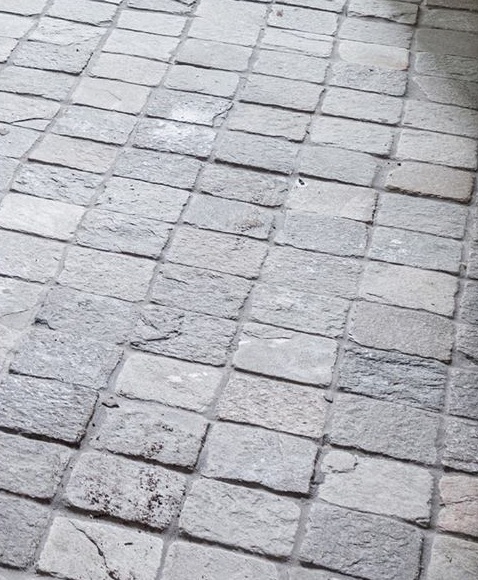 Light grey Stone Paving